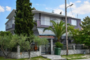 DOUKAS APARTMENTS